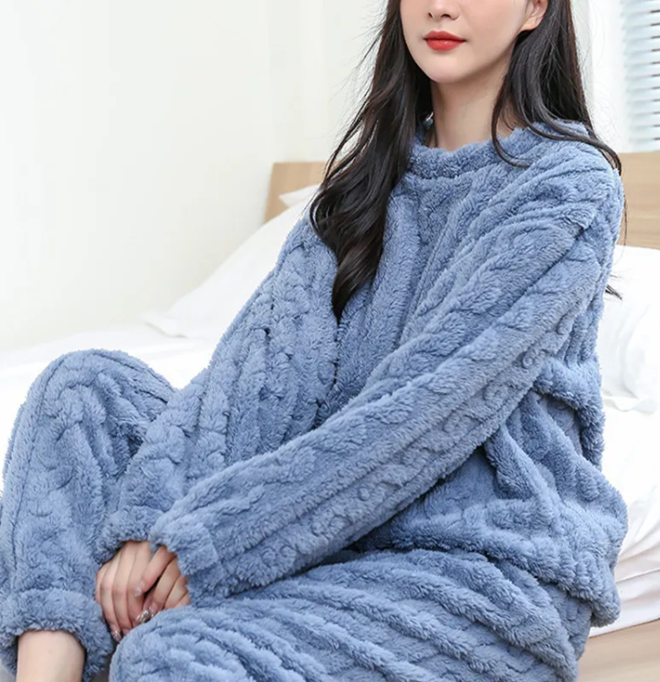 Winter Coral Velvet Pajama Set – Warm Pullover & Pants