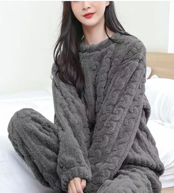 Winter Coral Velvet Pajama Set – Warm Pullover & Pants